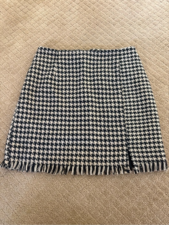 Christian Siriano Dresses & Skirts - Christian Soriano Black and Tan Houndstooth Fringe Mini Skirt